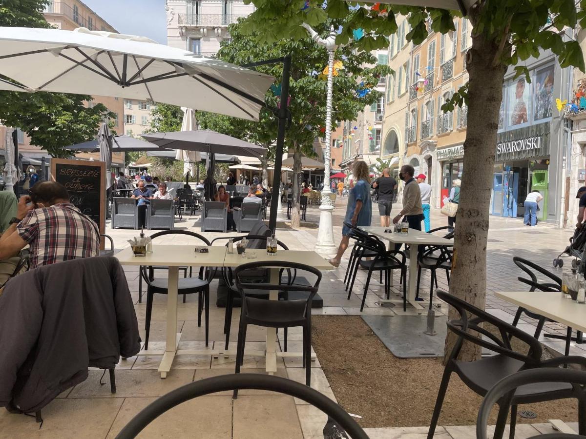 Appartement Mignon Calme Douillet Ascenseur Clim Etage Eleve Proche Parking Et Toutes Commodites Au Coeur Du Toulon Historique Eksteriør billede
