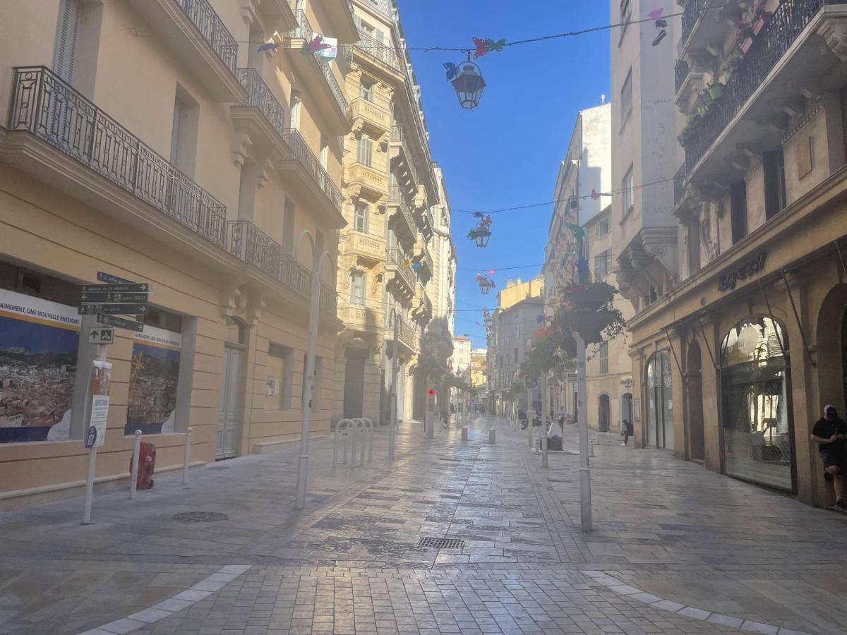 Appartement Mignon Calme Douillet Ascenseur Clim Etage Eleve Proche Parking Et Toutes Commodites Au Coeur Du Toulon Historique Eksteriør billede